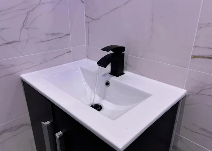 Toller Heights 公寓 布雷得佛