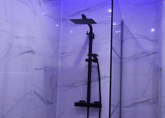 Toller Heights 公寓 布雷得佛